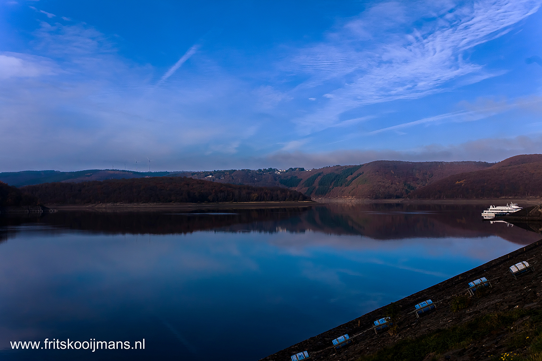 201411204257 Water achter dam in Heimbach
