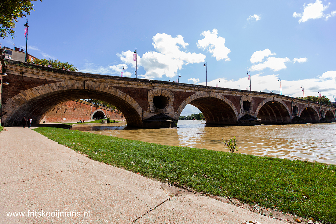 201408133779 Pont Neuf over de Garonne in Toulouse
