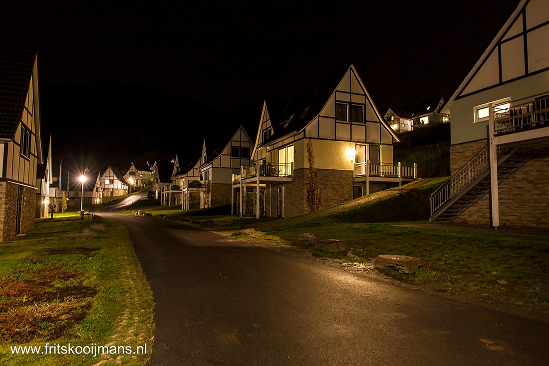 201411154204 Nachtfoto straat Eifeler Tor Heimbach